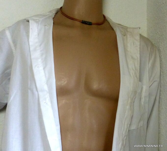 N4630a_Collier_homme_cordon_cuir_perle_tube_patine_turquoise_NINANINA