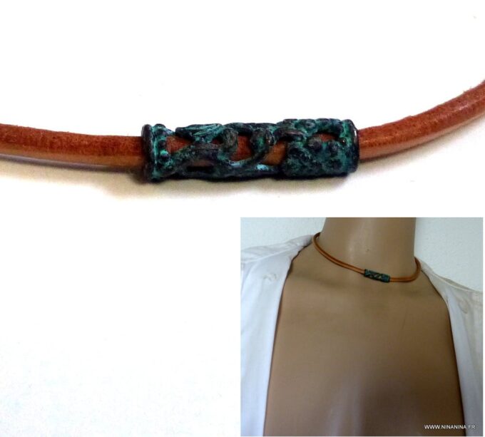 N4630d_Collier_homme_cordon_cuir_perle_tube_patine_turquoise_NINANINA