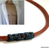 N4630f_Collier_homme_cordon_cuir_perle_tube_patine_turquoise_NINANINA