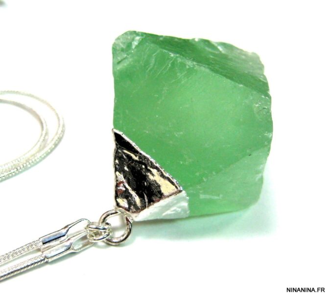 N4666b_collier_long_fluorite_verte_plaque_argent