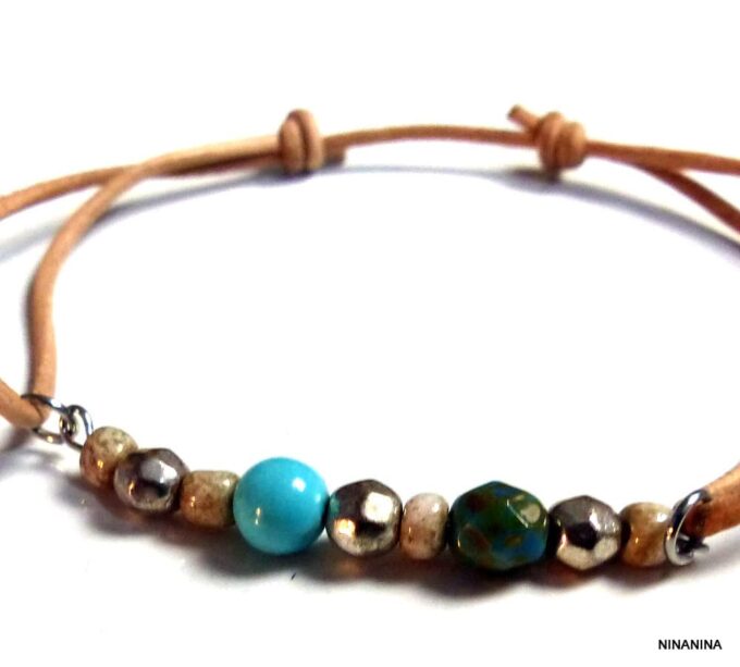 N4679b_bracelet_chaine_de_cheville_cordon_cuir_perles_turquoises