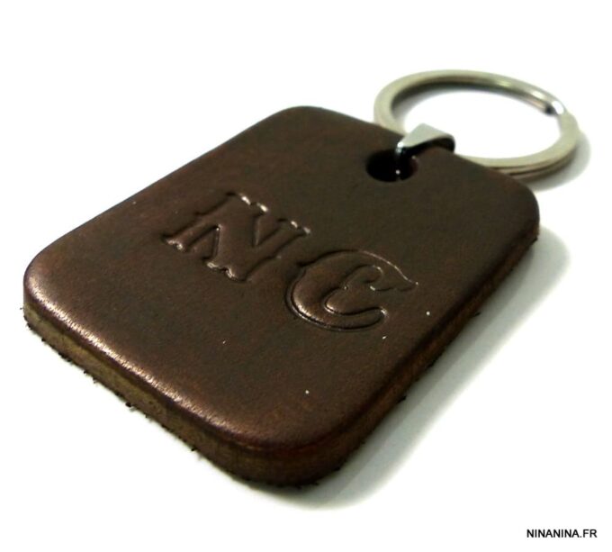 N4794e_porte-cle_homme_cuir_personnalise_initiales