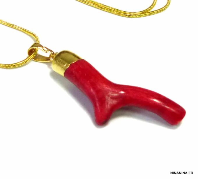 N4833a_collier_corail_rouge_chaine_serpent_metal_dore-1