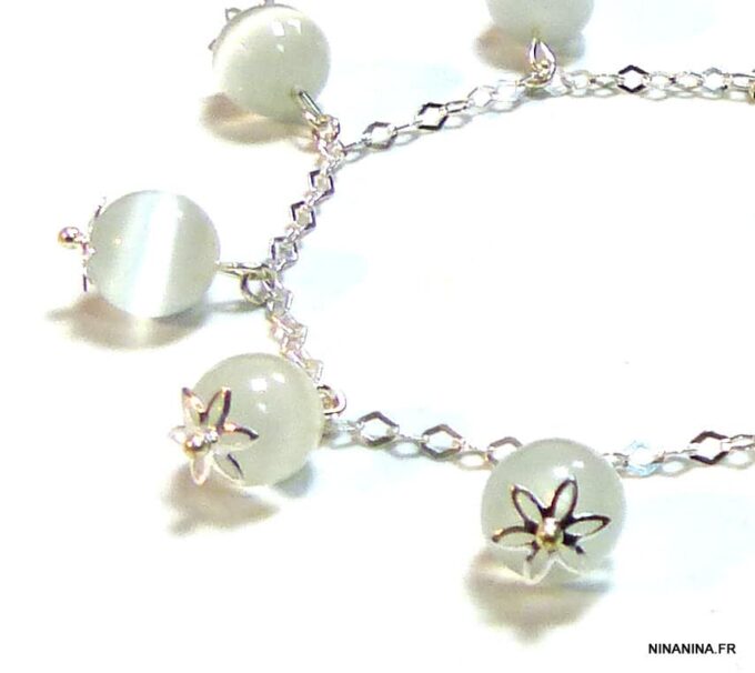 N4889a_bracelet_argent_massif_perles_oeil_de_chat_blanches