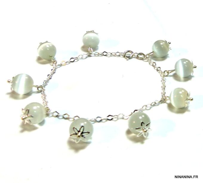 N4889b_bracelet_argent_massif_perles_oeil_de_chat_blanches