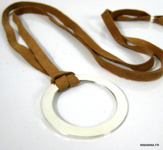 N661terh_collier_long_sautoir_anneau_argent_massif_et_daim