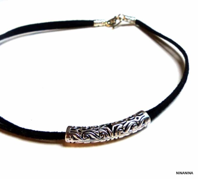 N948terd_Collier_femme_cordon_suedine_demi_lune_metal_argente