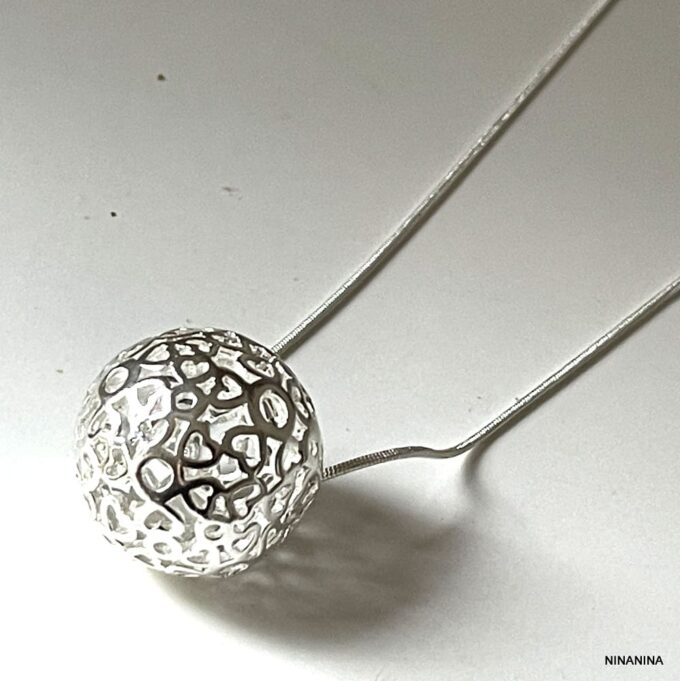 N1027a Collier Argent Boule Filigranée Sur Chaine Serpent - Bijoux Colliers femmes en ligne Ninanina