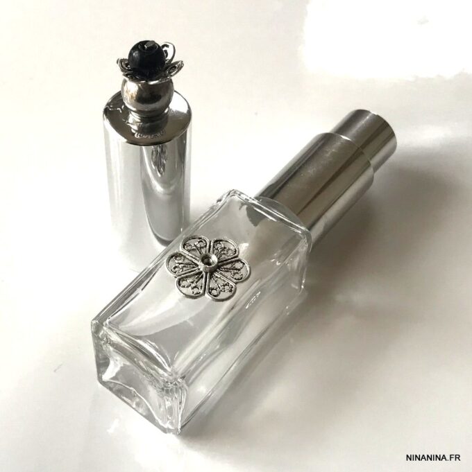 N1038b Flacon rechargeable parfum verre fleur argentée - Accessoires parfumeurs en ligne Ninanina