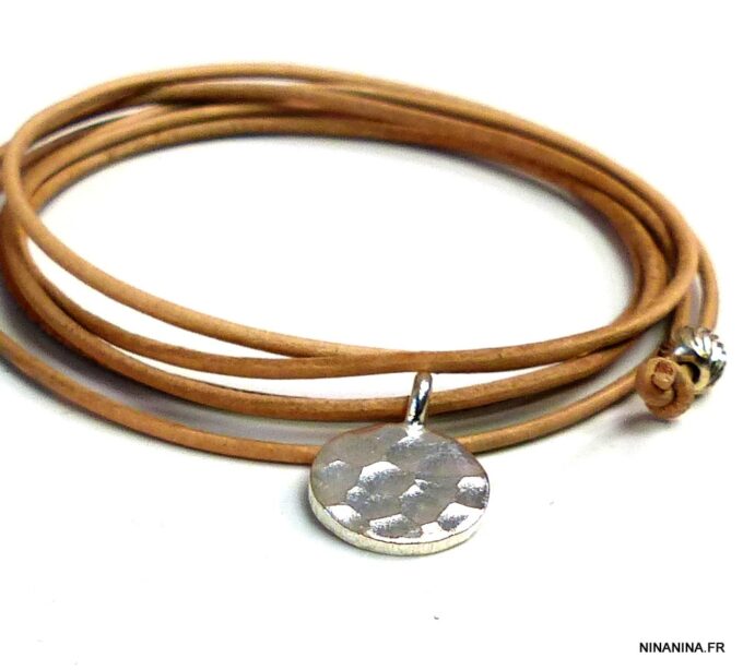 N1219c bracelet cordon cuir medaille argent massif martelé