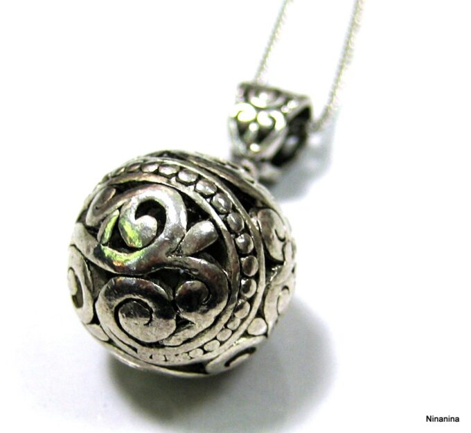 N1323terb collier boule métal argent