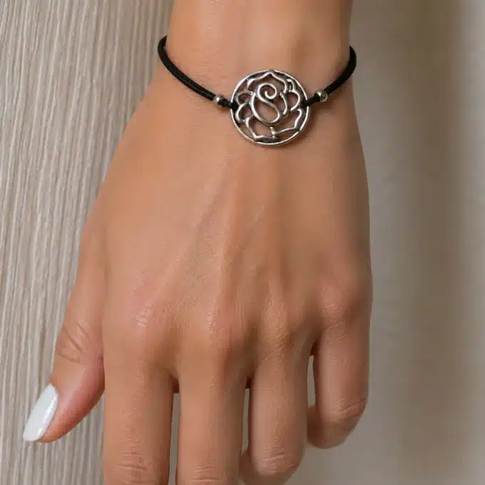 N1502 Bracelet cordon femme réglable par liens coulissants fleur argenté - Bijoux bracelets femmes en ligne Ninanina