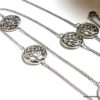 N1503a_Collier_femme_long_sautoir_rosaces_metal_argente_acier_-_Bijoux_en_ligne_Ninanina
