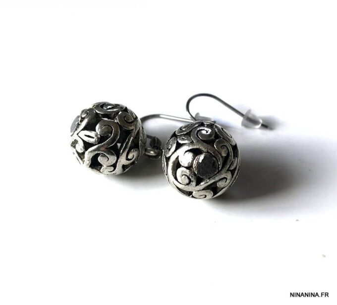 N1564d Boucles d oreilles boule filigranées pendantes argenté - Bijoux Boucle d oreille en ligne Ninanina