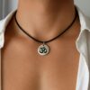 N1581b Collier OHM homme cordon Cuir noir artisanal avec médaille ronde Argent 925 massif - Bijoux zen en ligne Ninanina