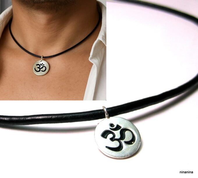 N1581e Collier OHM homme cordon Cuir noir artisanal avec médaille ronde Argent 925 massif - Bijoux zen en ligne Ninanina