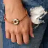 N2186 Bracelet donut pyrite de fer disque sur cordon cuir naturel - Bijoux bracelets femmes en ligne Ninanina