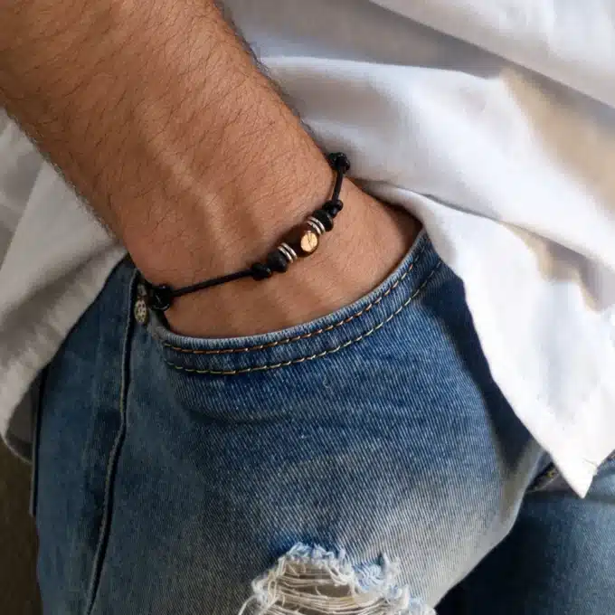 N2223 Bracelet homme perle bois carrée et rondelle argent cordon cuir – Bijoux Bracelets Hommes en ligne Ninanina