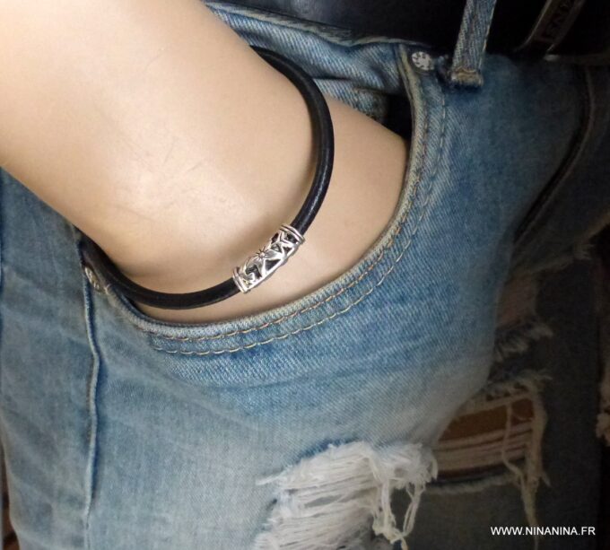 N2224a Bracelet cordon cuir homme et femme perle tube ciselée métal argenté - Bijoux Bracelets en ligne Ninanina