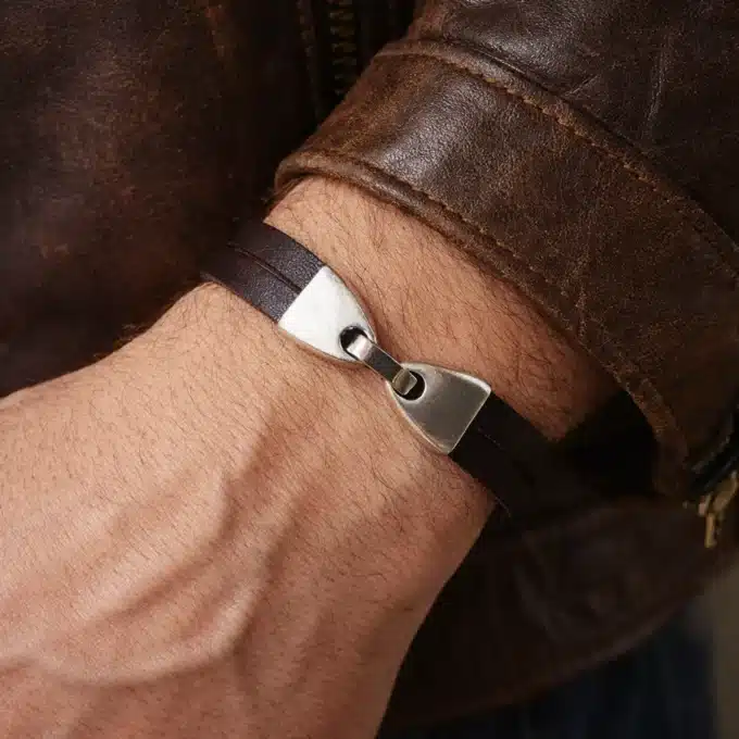 N2300a Bracelet Homme Artisanal - Lacet Double Cuir Et Fermoir Crochet Métal Argenté - Bijoux Bracelets hommes en ligne Ninanina