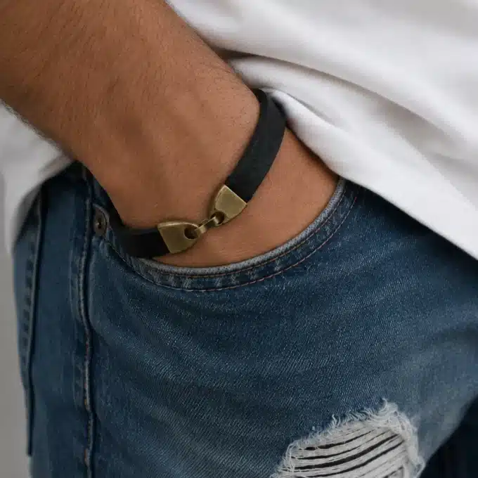 N2302d Bracelet personnalisé avec prénom homme ou femme cuir gravé – Bijoux Bracelets hommes en ligne Ninanina