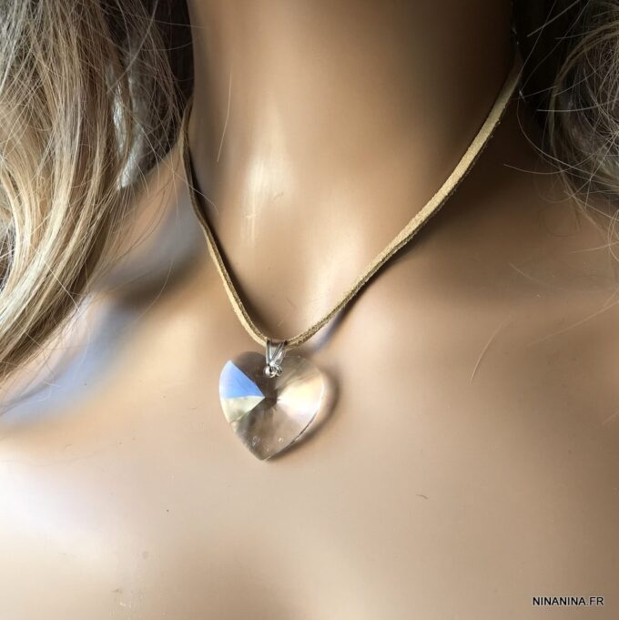 N2315d Pendentif coeur swarovski blanc collier cordon daim - Bijoux Colliers en ligne Ninanina