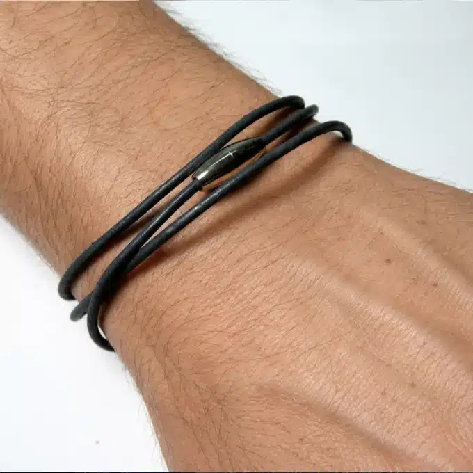 N2321a Bracelet homme multi tours cordon cuir fermoir acier aimanté - Bijoux bracelets hommes en ligne Ninanina
