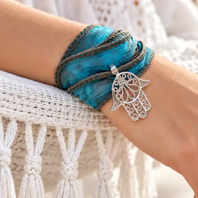 N2443 Bracelet femme pendentif main de fatma Argent 925 et soie boheme chic - Bijoux bracelets femmes en ligne Ninanina