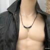 N2456a Collier plume homme sur cordon cuir ajustable - Bijoux Colliers en ligne Ninanina