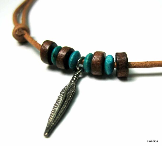 N2456tera collier cordon cuir homme et plume