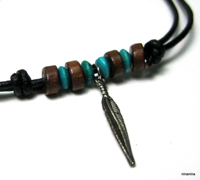 N2456tere collier cordon cuir homme et plume