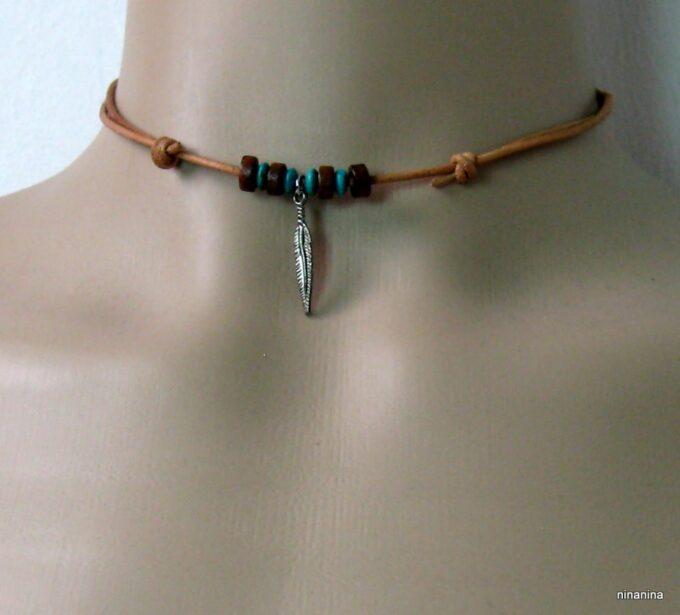 N2456teri collier cordon cuir homme et plume