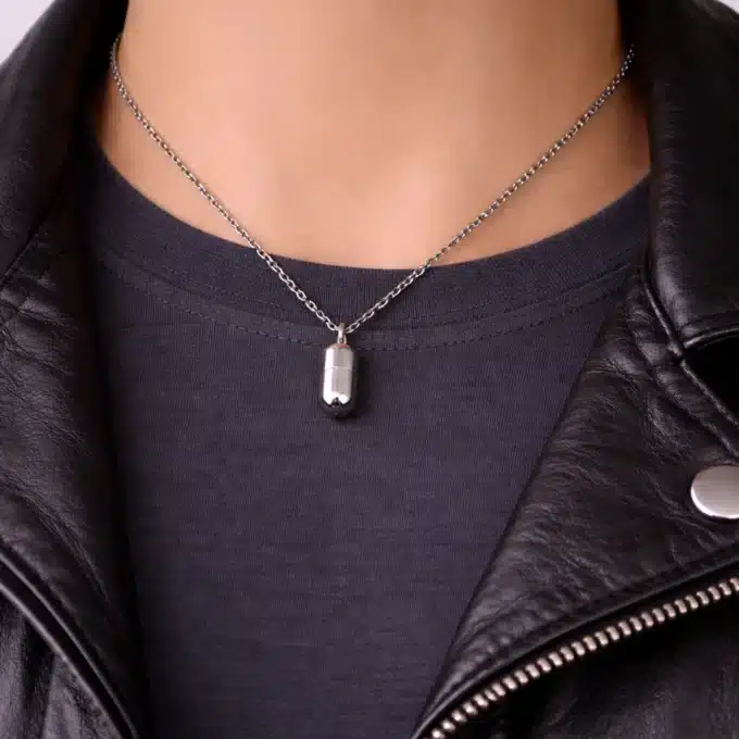 N2472b Pendentif Pilulier Acier Inoxydable Argenté - Collier Homme Artisanal - Bijoux Colliers hommes en ligne Ninanina