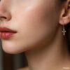 N2517 Boucles d’Oreilles Dormeuses Femme avec Pendentif Croix Plaqué Or Gold Filled – Bijou Artisanal Fait Main - Bijoux d'oreille en ligne Ninanina