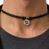 N2539 Collier ohm argent 925 sur cordon cuir noir réglable - Bijoux colliers hommes en ligne Ninanina