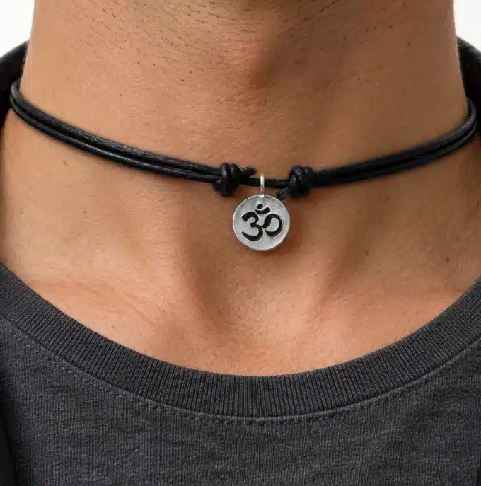 N2539 Collier ohm argent 925 sur cordon cuir noir réglable - Bijoux colliers hommes en ligne Ninanina