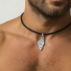 N2593b Collier Corse homme artisanal - pendentif gravé en Acier inoxydable sur cordon cuir noir - Bijoux colliers en ligne Ninanina