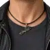 N2629a Collier homme Pendentif Maroc Acier argenté cordon cuir - Bijoux colliers hommes en ligne Ninanina