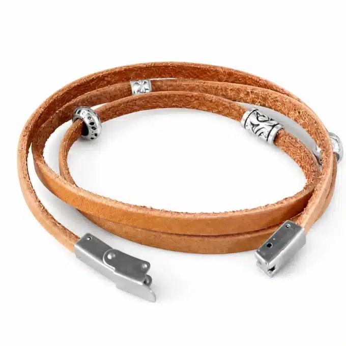 N2708a Bracelet homme cuir 3 tours artisanal breloques argentées - Bijoux bracelets hommes en ligne Ninanina