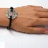 N2826b Bracelet femme pendentif rond filigrané argenté cordon cuir - Bijoux bracelets femmes en ligne Ninanina