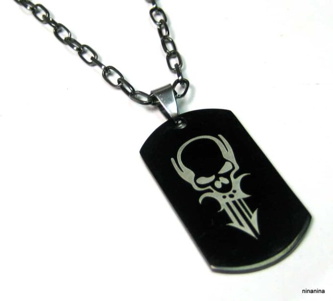 N2899terb_collier_homme_croix_tete_de_mort_noire-1