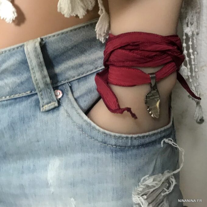 N2917a Bracelet lacet soie lavée rouge pendentif carte de la corse Acier inoxydable - Bijoux Bracelets en ligne Ninanina