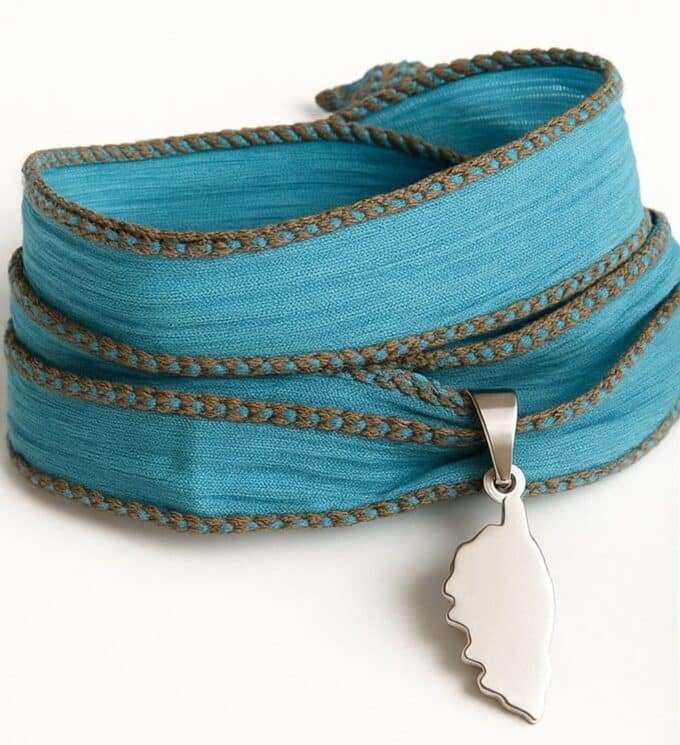 N2917a Bracelet lacet soie lavée turquoise pendentif corse Acier inoxydable - Bijoux Bracelets boheme chic en ligne Ninanina