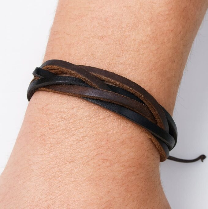 N2923b Bracelet homme cuir tressé multi liens marron réglable avec noeud coulissant - Bijoux Bracelets hommes en ligne Ninanina