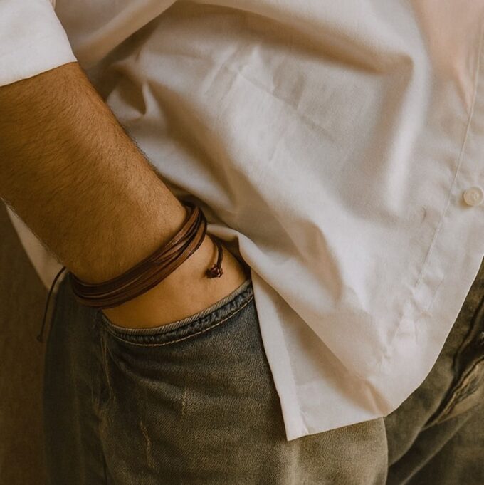 N2923c Bracelet homme cuir tressé multi liens marron réglable avec noeud coulissant - Bijoux Bracelets hommes en ligne Ninanina