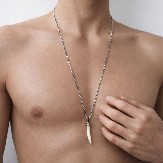 N2945d Collier long artisanal pour homme - pendentif dent de tigre en nacre et Acier inoxydable argenté - Bijoux colliers hommes en ligne Ninanina