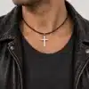 N3008 Collier homme avec pendentif croix Acier inoxydable cordon cuir - Bijoux colliers hommes en ligne Ninanina