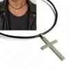 N3008e Collier homme avec pendentif croix Acier inoxydable cordon cuir - Bijoux colliers hommes en ligne Ninanina