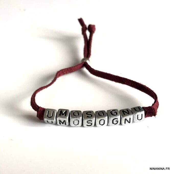 N3025a Bracelet prénom personnalisé lettres carrées cordon daim - Bijoux Bracelets en ligne Ninanina