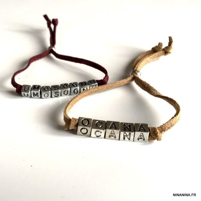 N3025b Bracelet prénom personnalisé lettres carrées cordon daim - Bijoux Bracelets en ligne Ninanina